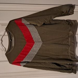 Long sleeve tee shirt.